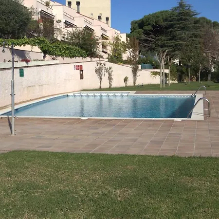 Lloguer30 Margaret's Family House With Pool And Parquing בית נופש *