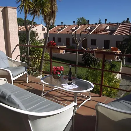 Holiday home Lloguer30 Margaret's Family House With Pool And Parquing