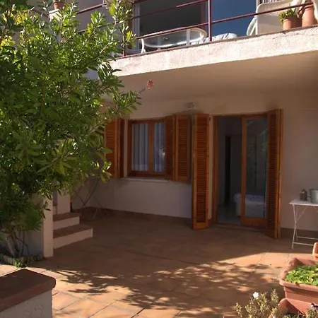 Holiday home Lloguer30 Margaret's Family House With Pool And Parquing *