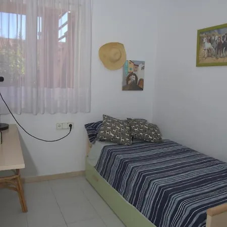 Holiday home Lloguer30 Margaret's Family House With Pool And Parquing *