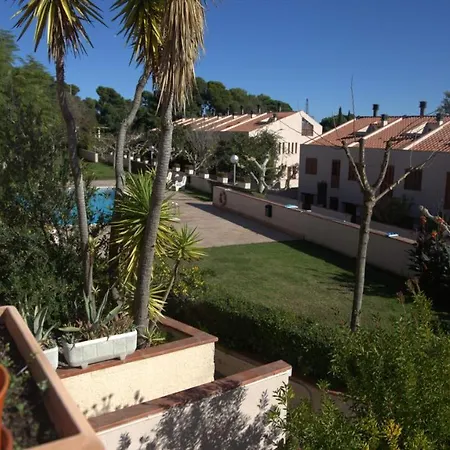 Holiday home Lloguer30 Margaret's Family House With Pool And Parquing
