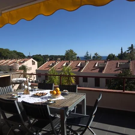 Holiday home Lloguer30 Margaret's Family House With Pool And Parquing Sant Feliu de Guixols